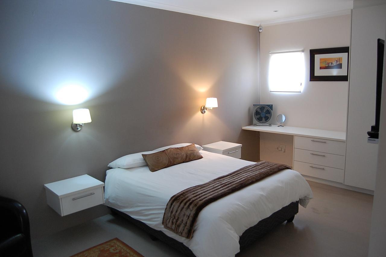 Longacre Olive & Vineyard Estate Guest House Лангебан Екстериор снимка